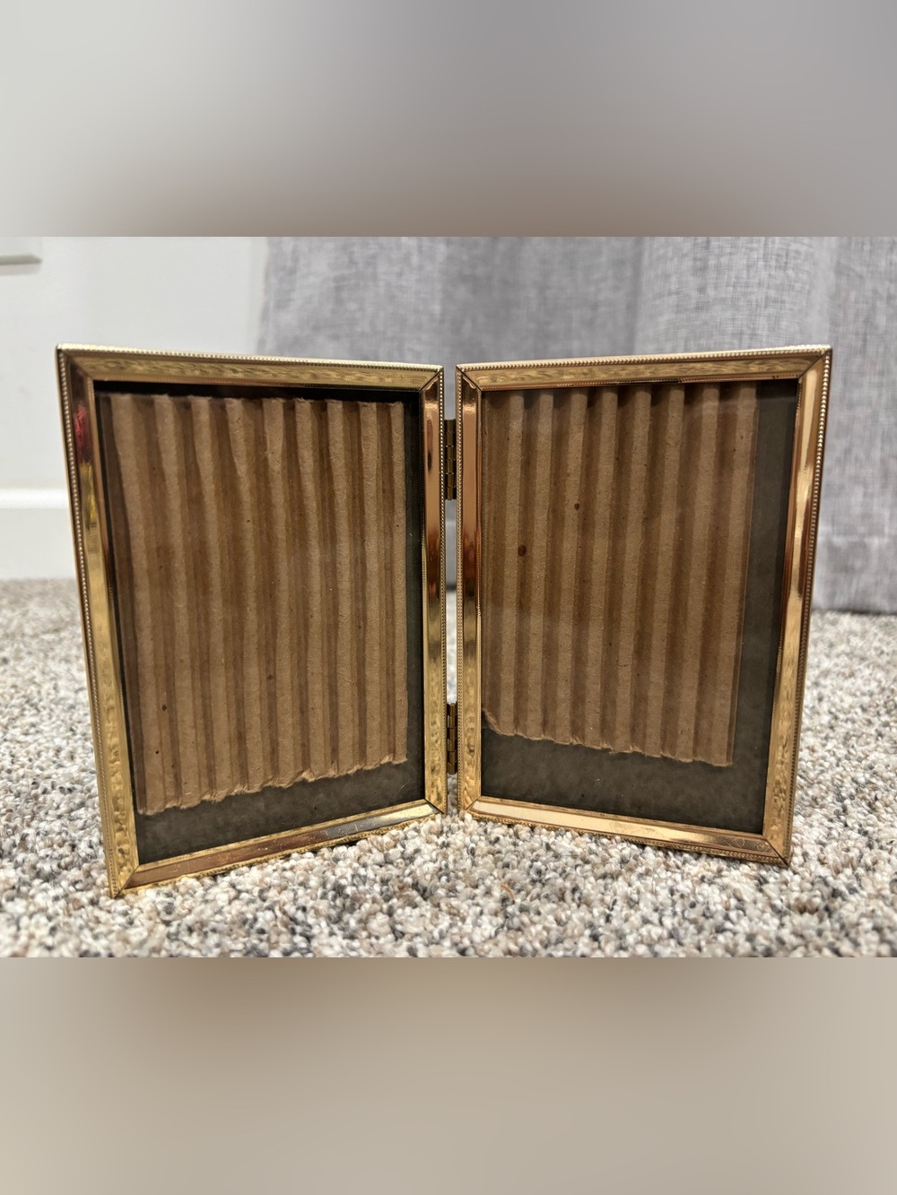 Vintage Brass Bi-Fold Picture Frame Embossed Double Hinged Frame Table Display